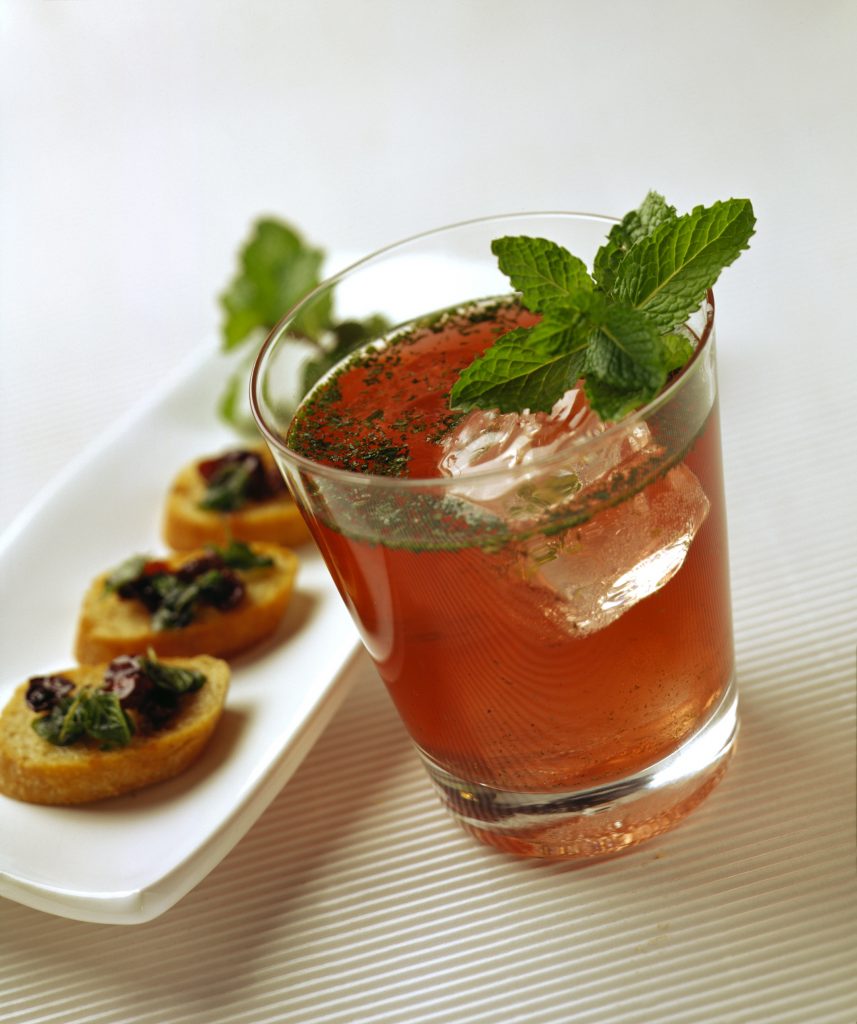 Cranberry & Tequila Cocktail » US Cranberries