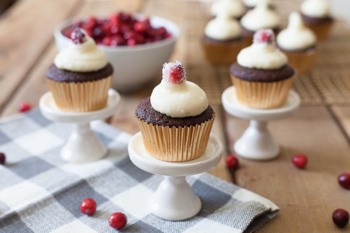 Cranberry Gingerbread Cupcakes